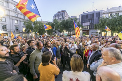 Concentració de rebuig a la macrooperació de la Guàrdia Civil contra el referèndum a Sabadell 